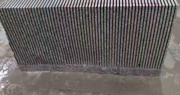 榆林芝麻白毛板荒料切割