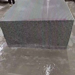 榆林芝麻白毛板荒料切割