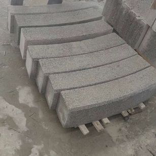 榆林芝麻白弧形路牙石