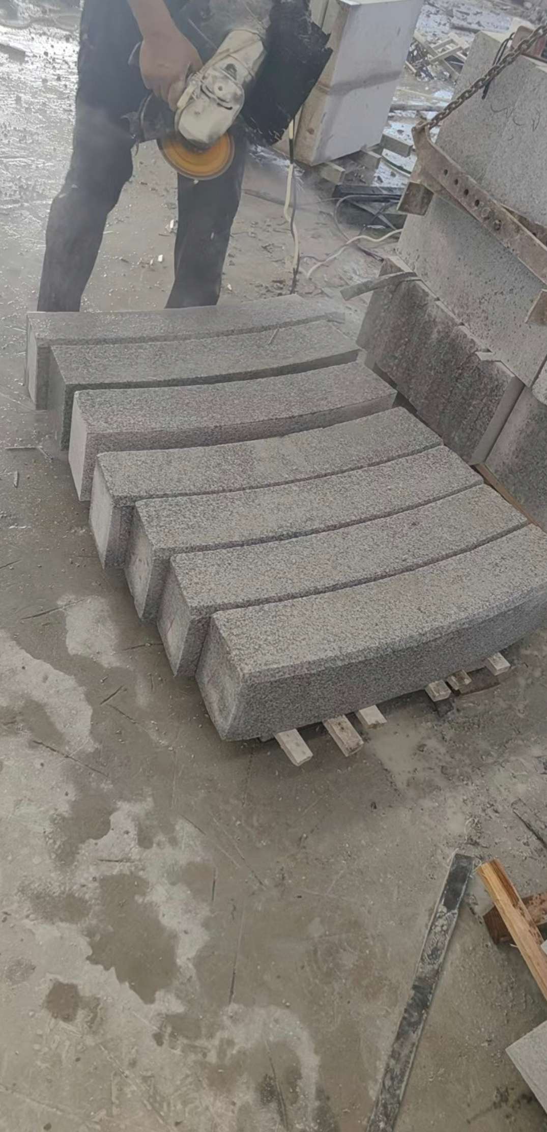 榆林芝麻白弧形路牙石
