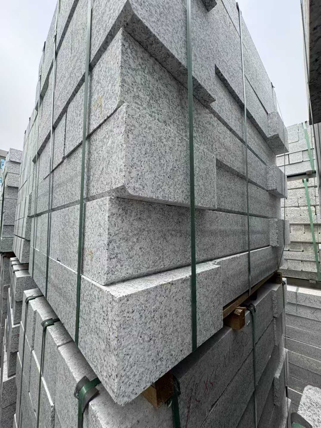 榆林芝麻白路牙石 马路牙子