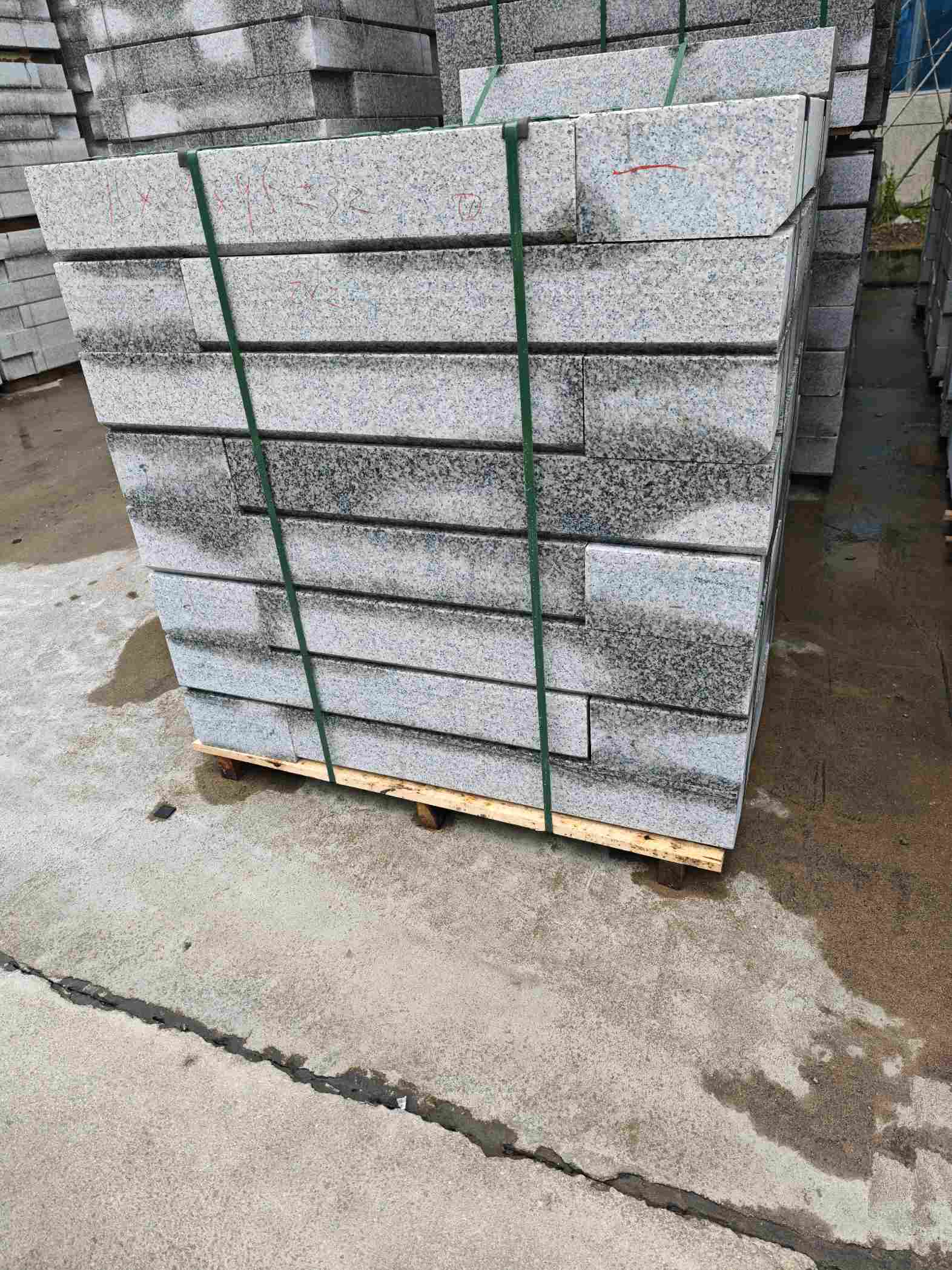 榆林芙蓉白路牙石，马路牙子